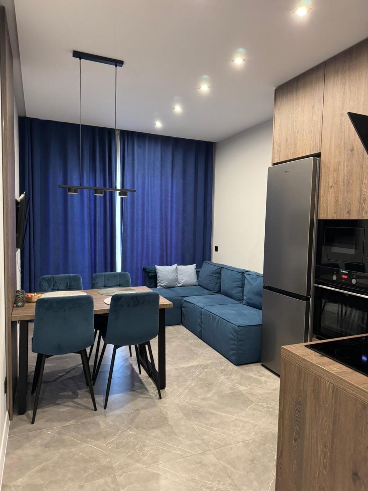 Anna's Dim Apartment *