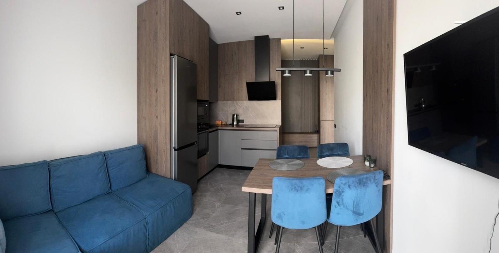 Anna's Dim Apartment